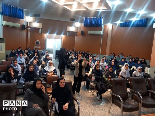 جشن جوانه ها در دبیرستان دوره اول آرمینه مصلی نژاد ناحیه ۶