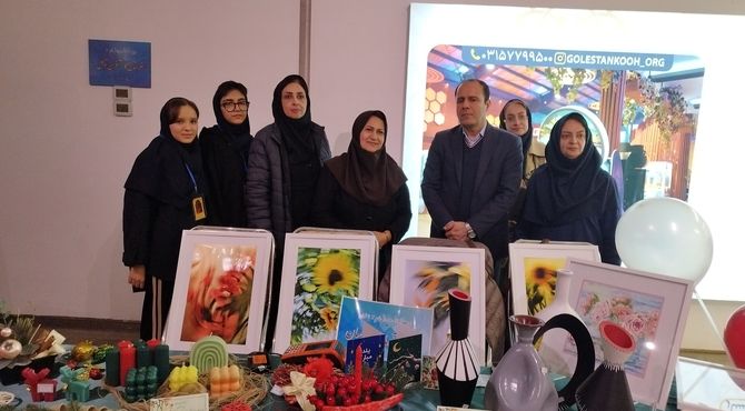 برپایی بازارچه یلدایی استعدادهای جوان ناحیه۳ در سیتی‌سنتر اصفهان