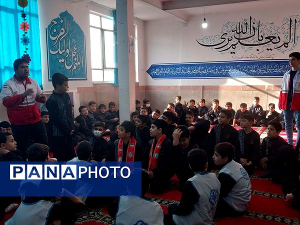 کسب آمادگی در روزهای قبل از اجرای مانور زلزله در مدرسه ملاصدرا