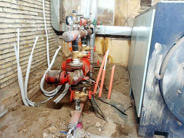 پروژه شوفاژ کشی و تعمیر موتور خانه هنرستان کیمیا