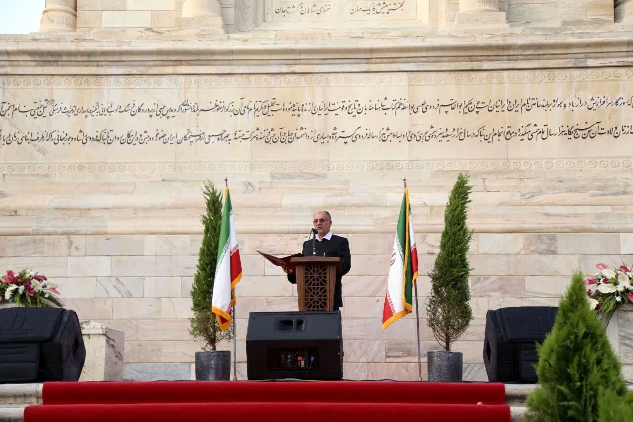 مفاخر باید در زیست روزمره ما زندگی کنند؛ نه فقط در قاب بزرگداشت‌ها