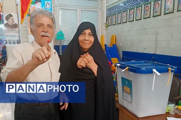 حضور مسئولان کشوری و استانی در کنار آحاد مردم شهیدپرور ناحیه 2 شهرری پای صندوق‌های رای 