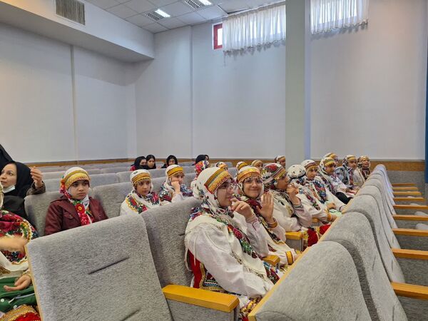 چهل و سومین جشنواره فرهنگی هنری فردا در دبستان آرمینه مصلی نژاد ناحیه۶ 