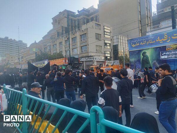 قرارگاه عشق؛ مشهد در سوگ شهادت ضامن اهل‌بیت (ع) پوشیده شد