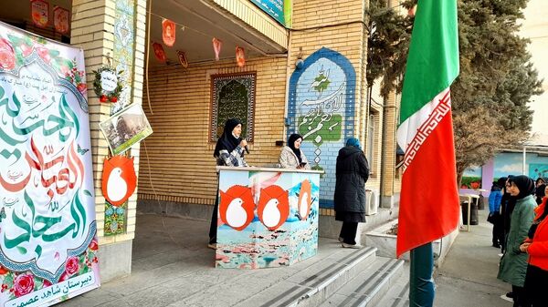 زنگ انقلاب در دبیرستان شاهد عصمت ناحیه ۳ کرج 