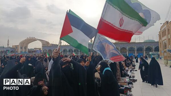 اقامه نماز عید فطر و تشییع پیکر شهید «کیارش» در مسجد جمکران