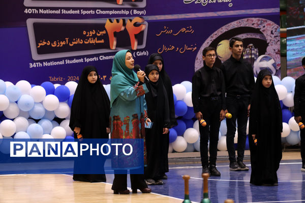 مشعل مسابقات کشوری ورزش دانش‌آموزی در تبریز روشن شد