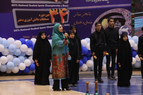 مشعل مسابقات کشوری ورزش دانش‌آموزی در تبریز روشن شد