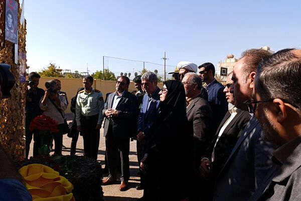 آیین استانی زنگ مهر در دبیرستان راضیه شیراز‌ 