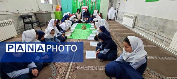 محفل انس با قرآن در ماه مبارک رمضان در مدرسه شهید خاقانی شیروان