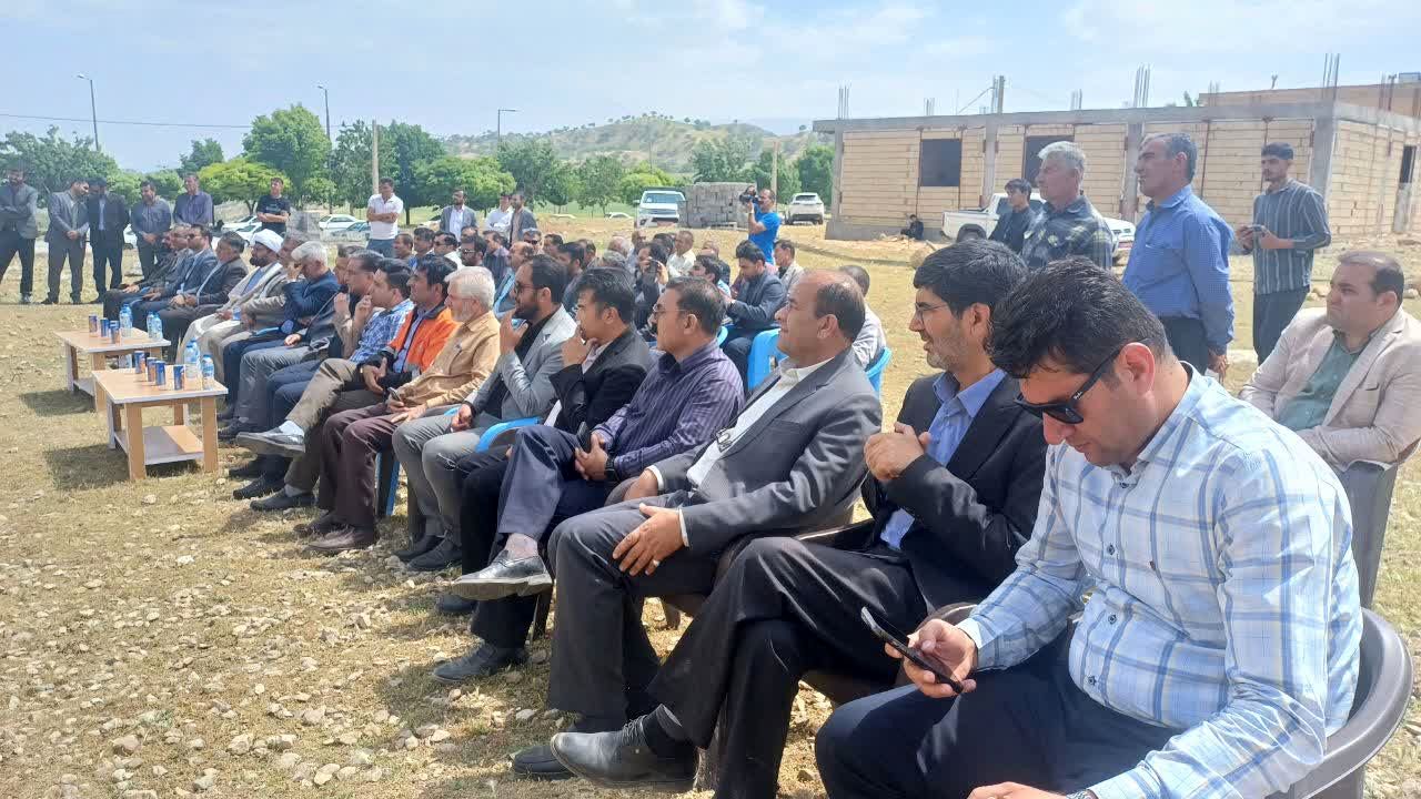 آیین کلنگ‌زنی مدرسه 12 کلاسه در دیشموک 