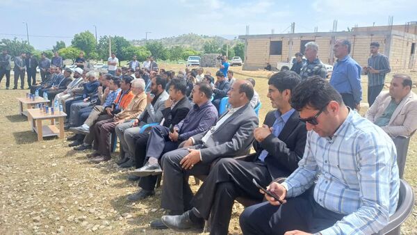 آیین کلنگ‌زنی مدرسه 12 کلاسه در دیشموک 