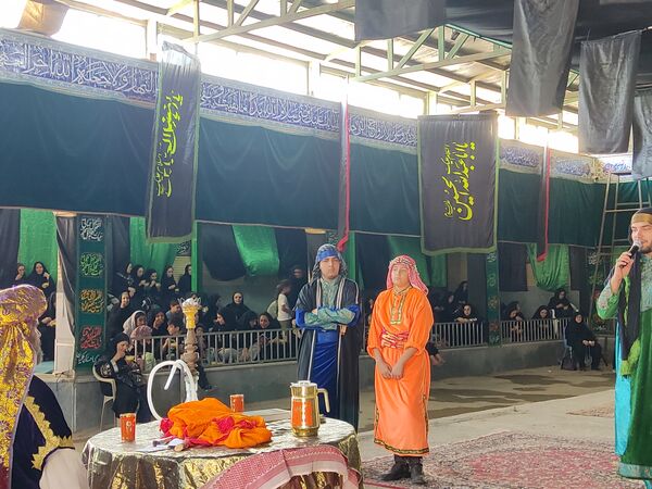 مراسم تعزیه خوانی در روستای هریزه در اربعین حسینی 