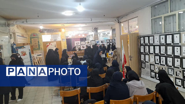 نمایشگاه هفته معرفی مشاغل در هنرستان شاهد نجمیه قم 