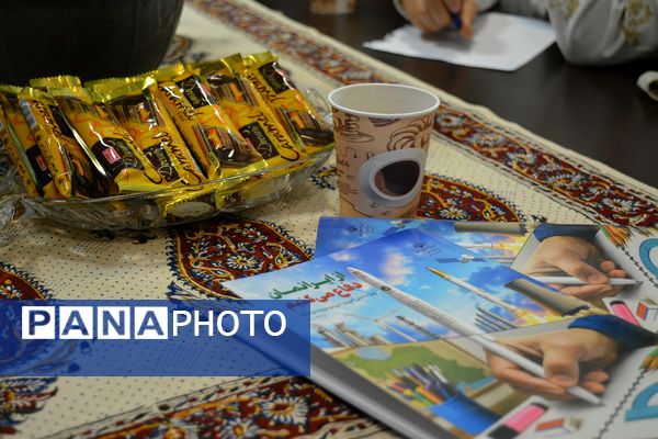 برای اولین‌بار برگزاری کافه ۵۷ در دبیرستان‌ نمونه دولتی ولایت بهارستان‌دو