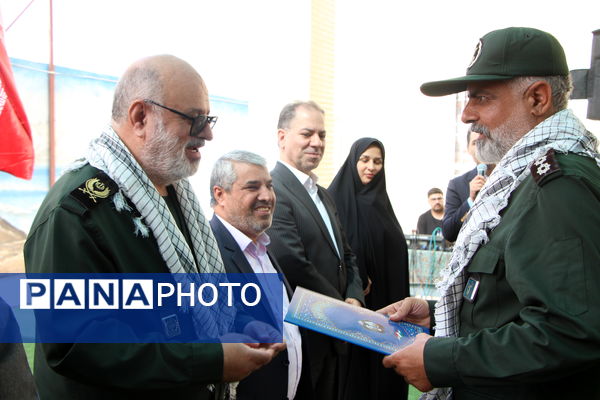 برگزاری یادواره شهدای منا و جنگ ۱۲ روزه در مدرسه شاهد نیک اندیشان