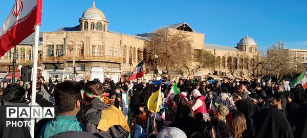 پاتوق متفاوت با حضور دهه نودی ها