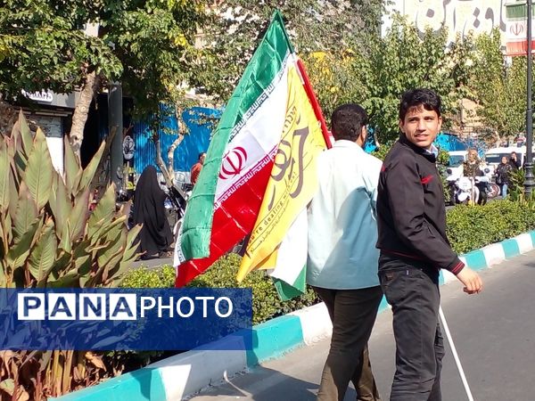 تشیع پیکر مطهر شهید عباس نیلفروشان با حضور پر شور مردم