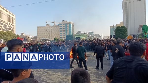 حال و هوای حرم رضوی و خیابان های اطراف آن در عاشورای حسینی