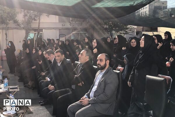 آیین نواختن زنگ مهر با حضور مدیر آموزش و پرورش ناحیه دو شهرری 