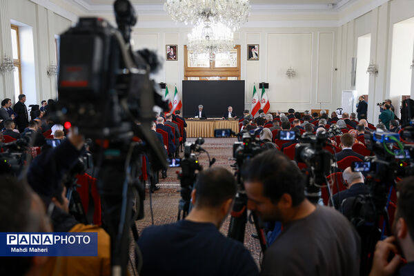 نشست وزیر امور خارجه با سفرا و روسای نمایندگی‌های خارجی مقیم تهران