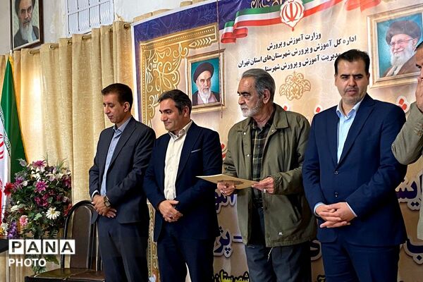 پژوهشگران نوجوان پیشوا روی سکوی افتخار