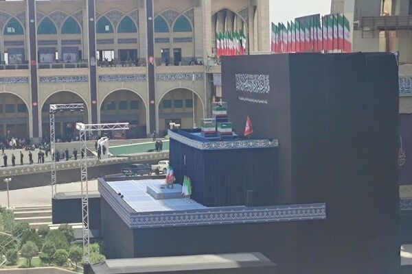 وقتی ایران، آسمان را به آغوش کشید