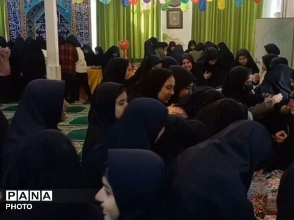 بازارچه کسب و کار دانش‌آموزی در دبیرستان شاهد زکیه 
