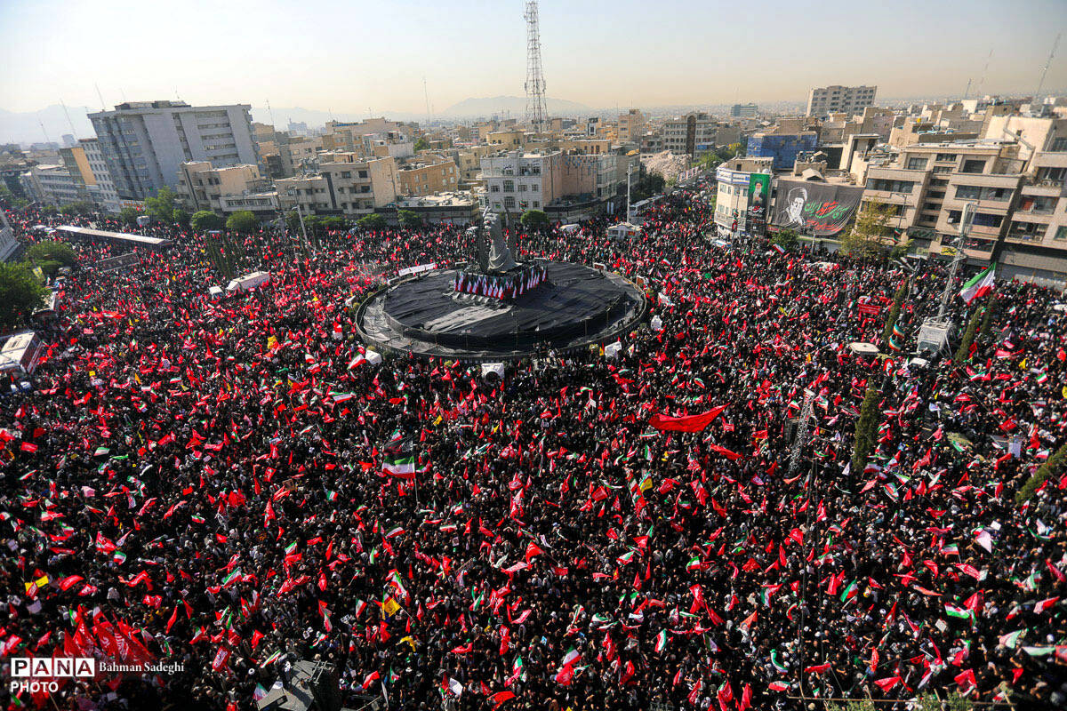 مراسم تشییع پیکر مطهر رهبر شهید انقلاب در تهران - 2