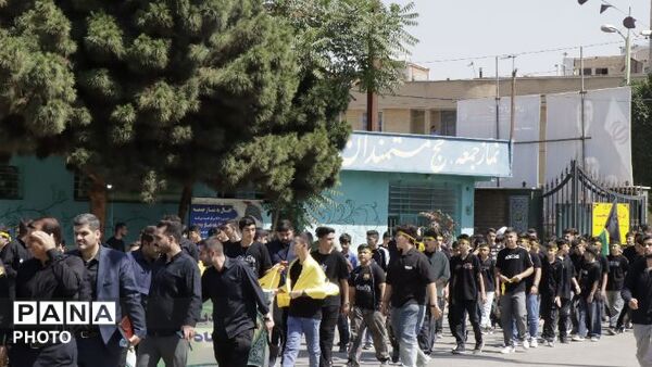 طنین نوای «احلی من العسل» در پاکدشت؛ تجدید میثاق دانش‌آموزان با نوجوان دشت کربلا