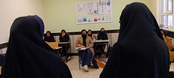 بازدید مسئولین آموزش و پرورش خلیل آباد از دبیرستان مادرمهربان نقاب