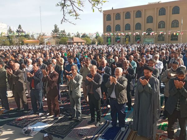اقامه نماز عید فطر در شهرستان چناران