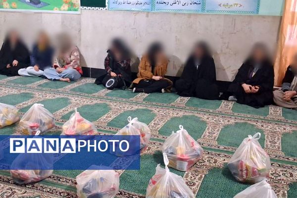 توزیع بسته‌های معیشتی در مدرسه عمار نصیرشهر