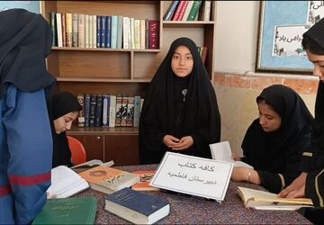 برپایی کافه کتاب در دبیرستان فاطمیه اندیشه زارچ