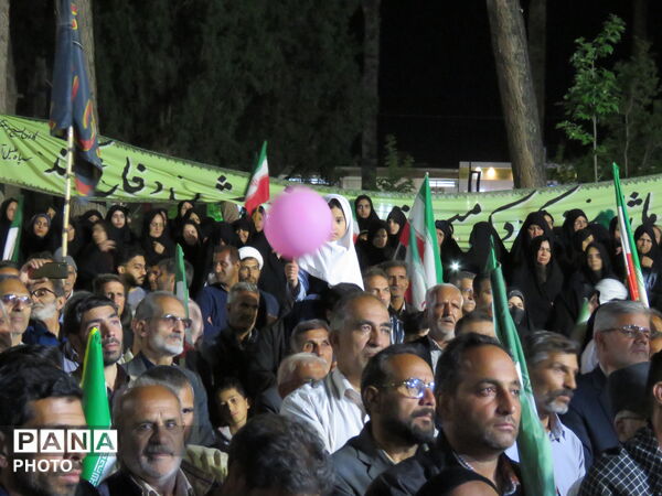 رژه دختران جان فدا همزمان با سراسر کشور در شهرستان خلیل آباد 