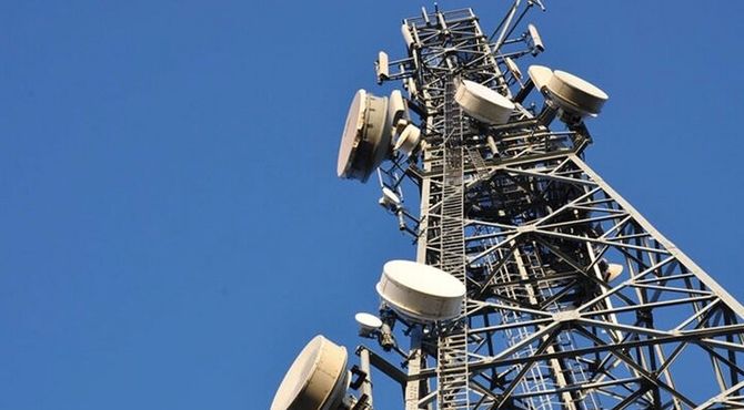 کلیه دکل‌های شهر تا تابستان شناسایی و تابلودار می‌شوند