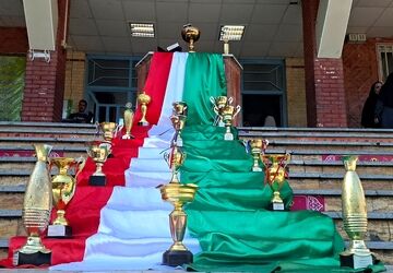 برگزاری انتخابات انجمن‌هاى ورزشى در دبیرستان زینبیه۲ شهریار
