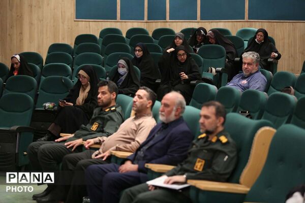 نشست خبری تشریح برنامه های سپاه و بسیج قم در هفته دفاع مقدس