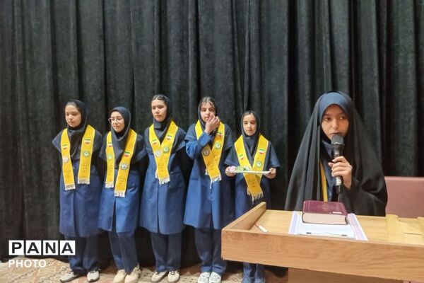 تقدیر از دانش‌آموزان برتر آموزشگاه حاج‌آقا توکلی زرقان