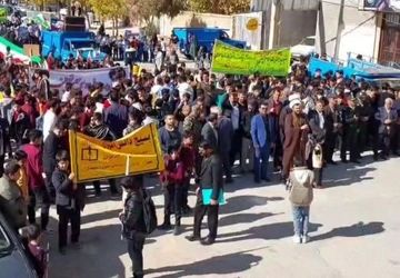راهپیمایی  گسترده 13 آبان در منطقه لاران