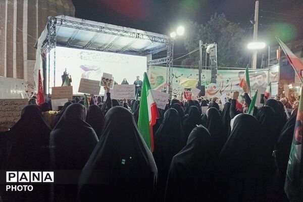 تداوم تجمعات شبانه در میدان امام خمینی (ره)
