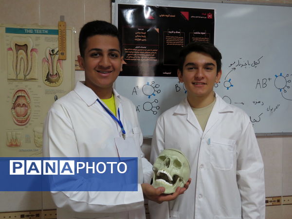 نمایشگاه علمی، پژوهشی وهنری فرداد در دبیرستان باهنر