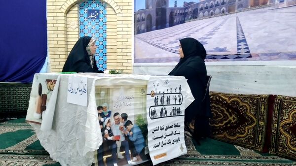 میزخدمت رایگان به‌مناسبت روز پرستار در ماهدشت‌ کرج
