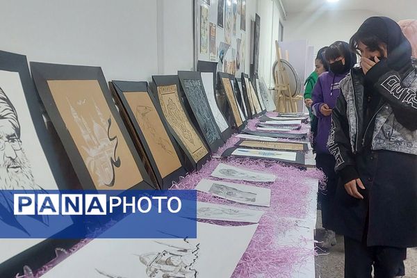 همدلی دانش‌آموزان، اولیاء و معلمان در جشن خلاقیت هنرستان کارآفرینان بهارستان دو