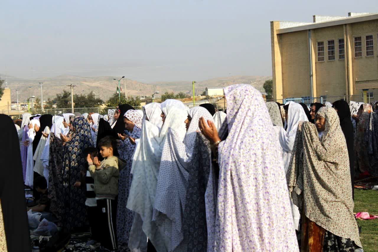 اقامه باشکوه نماز عید فطر در گچساران