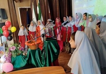 دانش‌آموزان در جشن نیکوکاری از کودکی با احسان و نیکوکاری آشنا می‌شوند