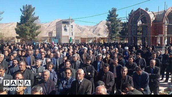 حضور گسترده مردم و مسئولان در فراق رهبر شهید انقلاب اسلامی ایران