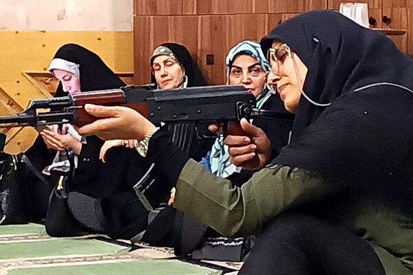  دوم آموزش نظامی بانوان «جانفدا» کیانمهر کرج