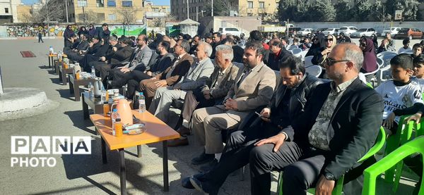 افتتاحیه زمین چمن در دبستان پسرانه گلستان ناحیه ۷ آموزش و پرورش مشهد مقدس 