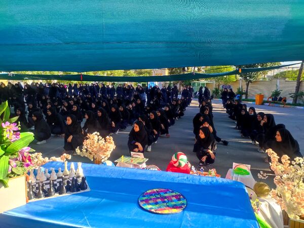 یک روز شاد در دبیرستان امام خامنه‌ای با المپیاد ورزشی درون مدرسه‌ای 